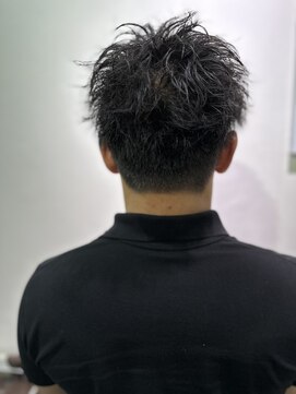 クロム トウキョウ ザ バーバーアルト 神保町店(CHROM TOKYO the Barber ALT) ショートレイヤーツイスト