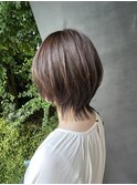 透明感あるアイスグレージュ