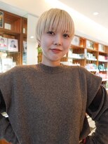 ビファインクーアヴェダ(Be fine coo AVEDA)&nbsp;ハイトーンブランドマッシュショート　前髪あり
