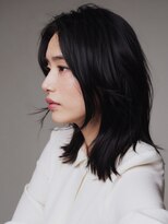 キヴィ(kivi)&nbsp;大人ミディアム 艶グレージュ×白髪ぼかし