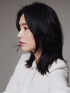 キヴィ(kivi) 大人ミディアム 艶グレージュ×白髪ぼかし