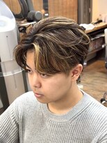 スタジオフォーエイチ(STUDIO 4H)&nbsp;刈り上げセンターパート/センター分け/ハイライト/毛流れパーマ