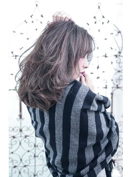 メルクマール(MERKMAL) セクシーな大人セミディ―