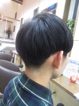 コアフィールフィス(COIFFURE fils) 《見附　今町》黒髪マッシュ　メンズ