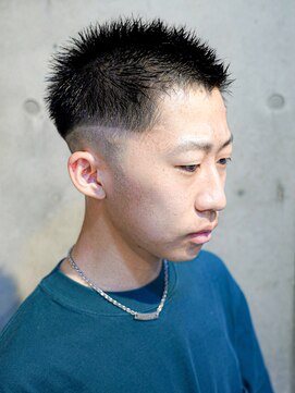 アルファ 新宿(alpha) フェザーパーマ/ブルーブラック/刈り上げセンターパート[新宿]