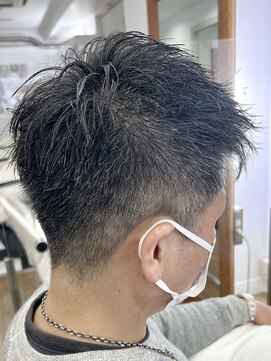 ヘッズ 本八幡店(HEADS) MEN'S HAIR センターパート ツイストスパイラル コンマヘア