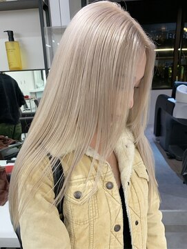 ベレーザ 渋谷(BELEZA) 3997ミルクティーアッシュ艶髪シルキーベージュハイトーンカラー