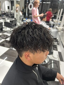 オーシャントーキョー(OCEAN TOKYO) 波巻きマッシュ(刈り上げツーブロック黒髪パーマ)