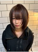 18140黒髪ダークグレージュくびれミディアムハッシュカットボブ