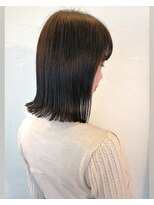 フラワーズビィーオーディー(FLOWERS BOD)&nbsp;子連れママの髪がおしゃれ。切りっぱミディアムボブ