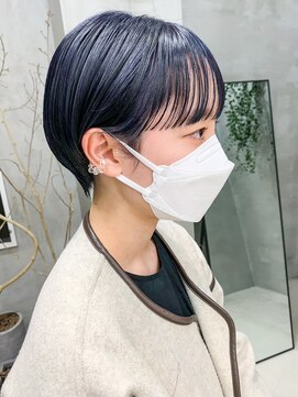 テトヘアー(teto hair) 耳掛けショート、マッシュショート、ネイビーカラー、ブリーチ