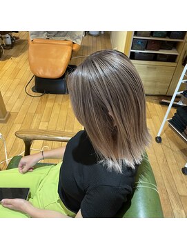 ワールドオーダー 天王寺店(WORLD ORDER) グレージュシャドールーツ