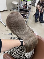 ロイス 神宮前(ROIS)&nbsp;透明感ベージュカラー/ダブルカラー/ケアブリーチ[表参道駅]