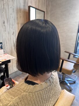 エヌアンドエー 杉戸高野台店(N&A) 大人かわいいミディアム重めボブ 艶感カラー 黒髪