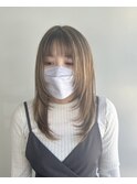 ミディアムレイヤー/ハイトーンカラー/ハニーベージュ/小顔