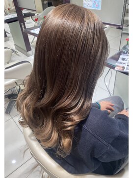 ジーナ 高田馬場(Zina) グレージュカラー