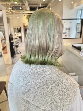 マッシュ グランバーズ 布施(MASHU GRANDVASE) ホワイトベージュ×ライムグリーンデザイン