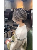 レイヤーボブハイライトブリーチレイヤーハイトーングレージュ