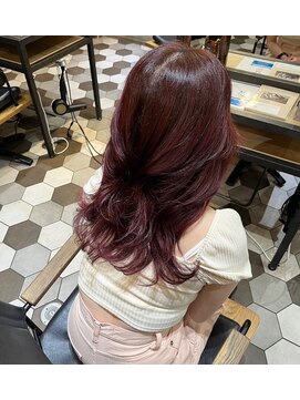 シェノン 梅田(CHAINON) ピンクカラー/チェリーレッド/ワインレッド/レイヤーカット