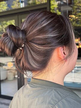 スリー(three) ハイライトカラー