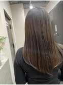 髪質改善酸性ストレートとブリーチしない透明感カラーが得意です
