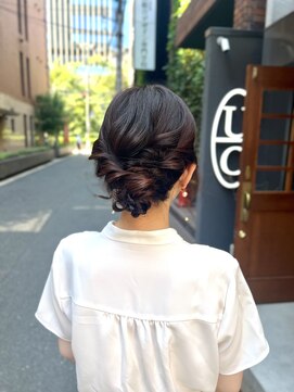 ウィーク 梅田(UiiC) ゆるっと大人シニヨンスタイル uiic umeda 中沢恵理