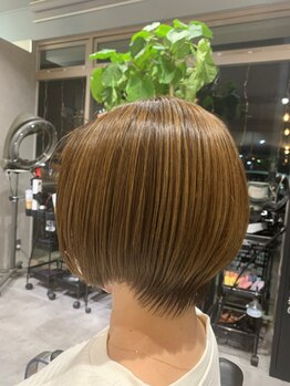 フィッシュヘアー(fish hair)の写真/【ダメージレスに髪質改善！】「白髪ぼかし」や「脱白髪染め」で明るく自然なカラーを楽しみましょう◎