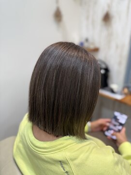 ルヴェール 茜部店(Le Vert) グレージュカラー×タッセルボブ