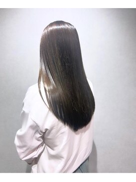 オリーブグレージュ