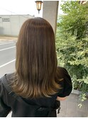 オリーブベージュ