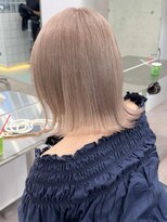 サンクプロジェクト(cinq PROJECT)&nbsp;ショートボブミルクティーベージュカラーダブルカラーハイトーン