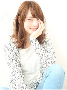 ロット 横浜(lot) ミディアムレイヤーカット×大人ガーリー×似合わせカット[横浜]