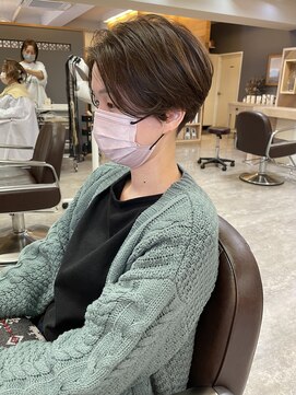 ヘア プロデュース キュオン(hair produce CUEON.) 刈り上げハンサムショート×オリーブベージュ