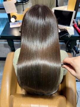 リール 銀座(R'EEL) 縮毛矯正は梅雨前に！