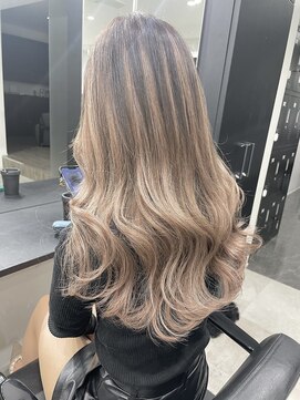 アルマバイロサ(ALMA by ROSA) ミルクベージュ×バレイヤージュ/担当rui