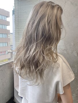 アポロ 横浜駅店(apollo) ハイライトバレイヤージュダブルカラーミルクティーベージュ