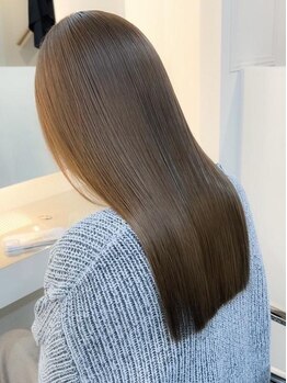エイチバイシオミエイチ 神戸三宮(H by shiomi H)の写真/《ノンダメージサロン(R)公式認定》こだわりの薬剤と技術でダメージを受けた髪も今までにない仕上がりへ◎