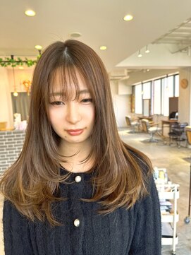 シェリー(Che'ri) 小顔薄めバング×ウルフレイヤーロング/透明感カラー/藤本