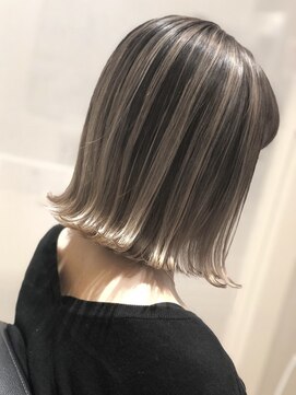 ルービック 江坂(Rubik's) ナチュラルボブ ３Dカラーハイライト 20代30代40代ボブ