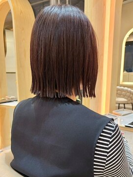 ダブルバイグリッター(W by GRITTERs) ぱつっとボブ　ラベンダーベージュ　切りっぱなし　20代30代