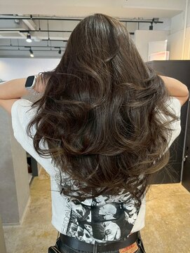 メリー オオサカ(Merly Osaka) ワンカールだけ！海外レイヤースタイル