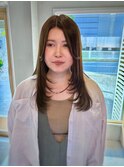 レイヤー／ロングレイヤー／中性ストレート／フォギーベージュ