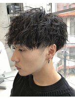 テン 心斎橋(tenn.)&nbsp;難波ツイストパーマメンズスパイラルパーマフェザーショート色気