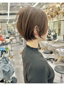 ロンドプロフィール 浦和(Lond profil) 大人可愛い20代30代40代黒髪前下がりショートボブ丸みショート◎