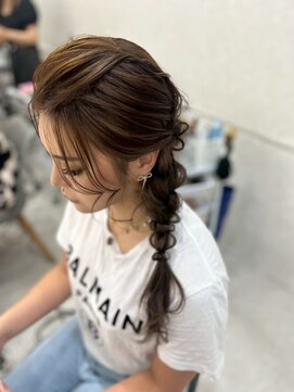 ラモ(RAMO) 前髪アレンジサイド編みおろし