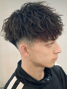 バース バイ ハピネス(BIRTH by happiness) 奈良men'sツイストスパイラルパーマフェード短髪