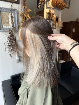 グランツヘアー(Glanz hair) ホワイトブロンドインナーカラー