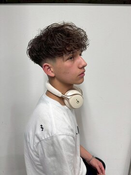 イーラ アメ村店(era) スペインカールパーマ/メンズ/刈り上げ/眉毛/ツイスト