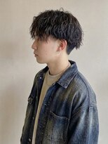 ダスク 武蔵小杉(dusk)&nbsp;波巻きスパイラルパーマ × 刈り上げマッシュ