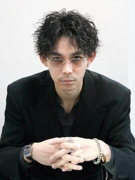 ゴート(GOATO) ツイストスパイラルパーマ センターパート 鹿児島メンズ